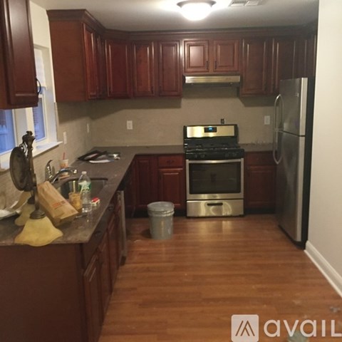147 W Washington Ave 3 Beds Apartment for Rent