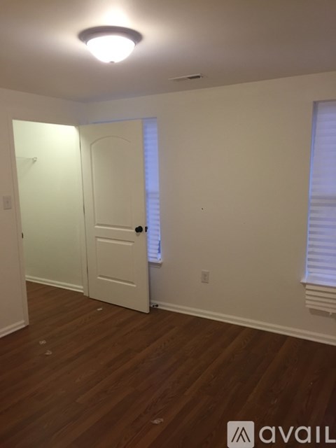 147 W Washington Ave 3 Beds Apartment for Rent