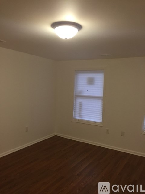 147 W Washington Ave 3 Beds Apartment for Rent