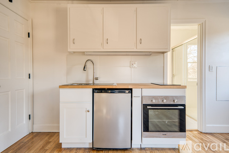 5 Snyder Avenue Studio Apartment for Rent - Photo gallery 4