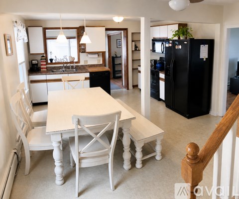 7 Carll Avenue 3 Beds Apartment for Rent