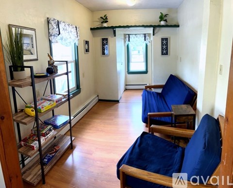 7 Carll Avenue 3 Beds Apartment for Rent