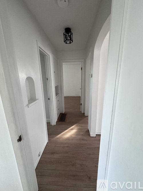 2405 East Evergreen Boulevard 2 Beds Single Family Home for Rent - Photo gallery 5