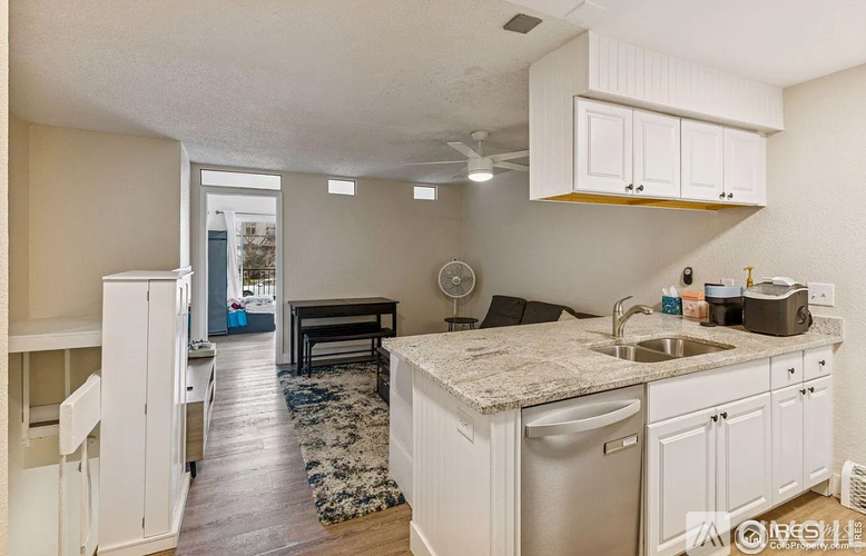 1200 College Avenue 3 Beds Apartment for Rent - Photo gallery 4