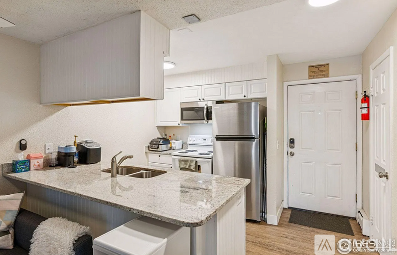 1200 College Avenue 3 Beds Apartment for Rent - Photo gallery 5