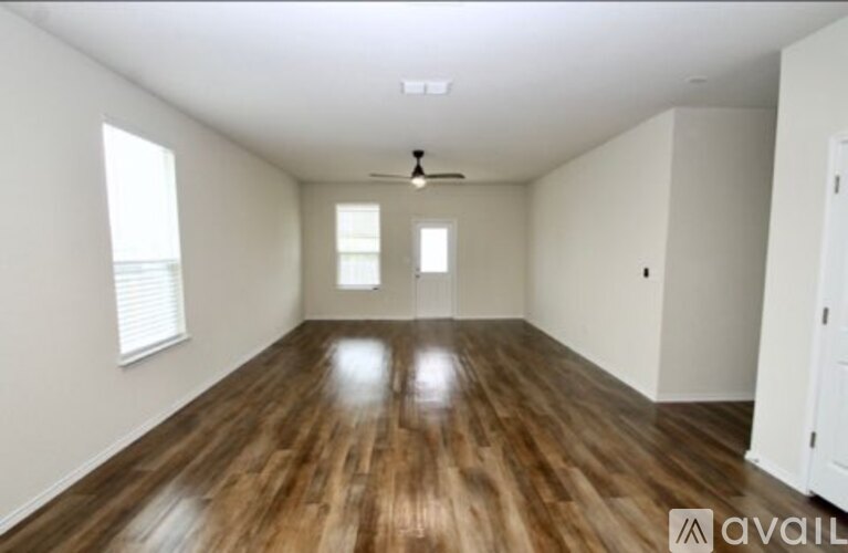 6811 Ashcat 3 Beds Single Family Home for Rent - Photo gallery 3