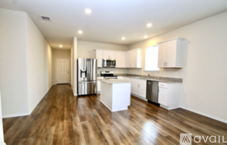 6811 Ashcat 3 Beds Single Family Home for Rent - Photo gallery 4