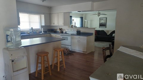 900 North Sunset Drive 3 Beds Apartment for Rent