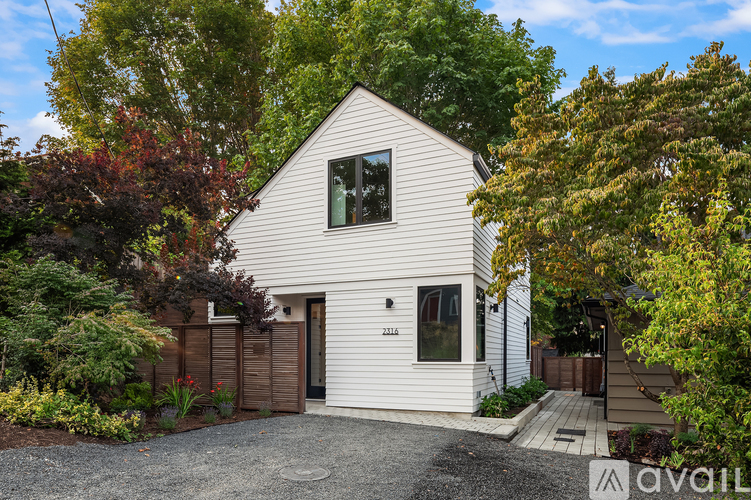 2316 South Forest Street 3 Beds Single Family Home for Rent - Photo gallery 2