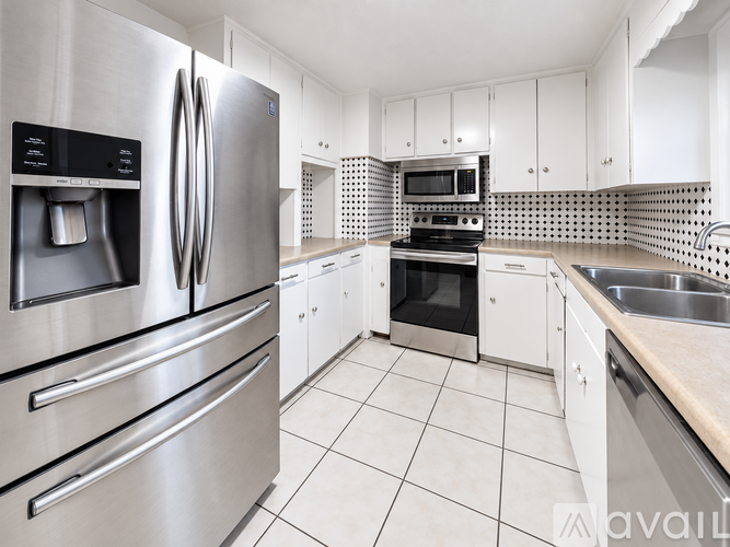 114 Sondra Avenue 4 Beds Single Family Home for Rent - Photo gallery 1