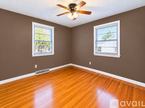 114 Sondra Avenue 4 Beds Apartment for Rent