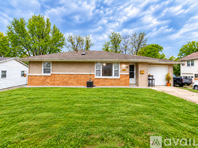 114 Sondra Avenue 4 Beds Single Family Home for Rent - Photo gallery 4