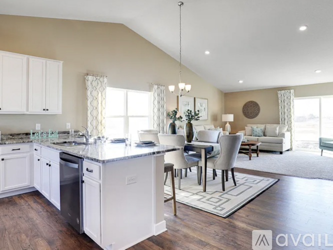 14377 Fernbrook Ln N 4 Beds Single Family Home for Rent - Photo gallery 4