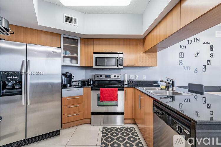 1750 N Bayshore Dr 1 Condo for Rent - Photo gallery 4