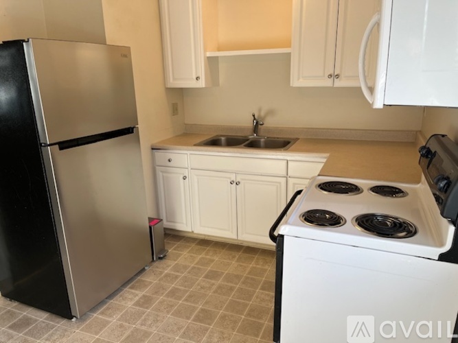 653 E 9th St 2 Beds Apartment for Rent - Photo gallery 3