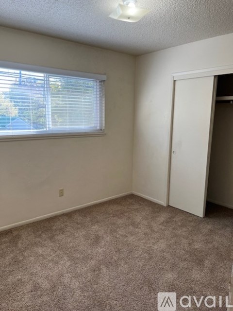 653 E 9Th St 2 Beds Apartment for Rent
