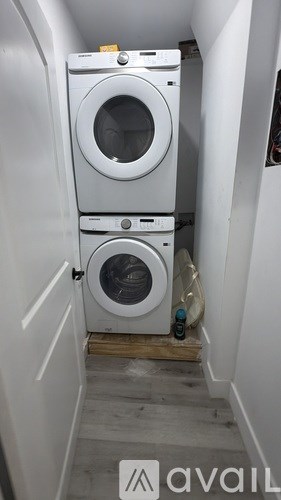 320 Northeast 57Th Street 2 Beds Apartment for Rent