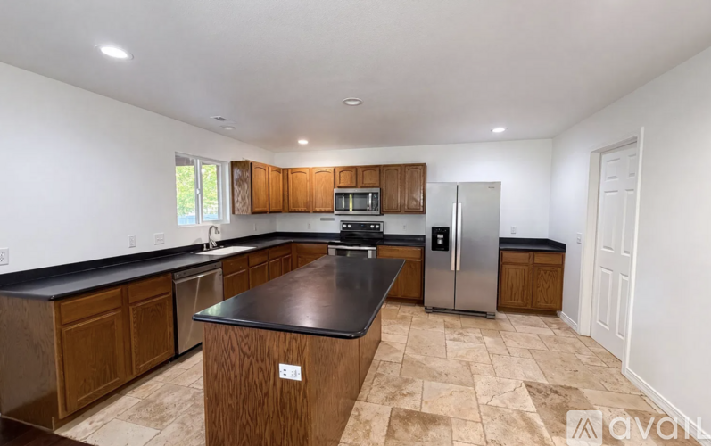 867 S 1580 W 4 Beds Single Family Home for Rent - Photo gallery 3