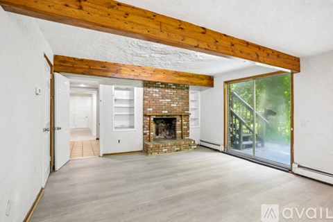 952 Haverstraw Rd 4 Beds Apartment for Rent