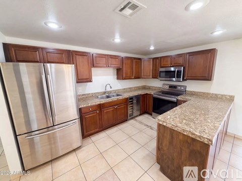 6209 W Alvarado Rd 3 Beds Apartment for Rent