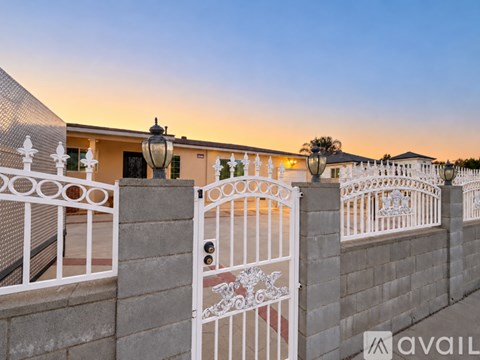 6427 Radford Ave 3 Beds Apartment for Rent