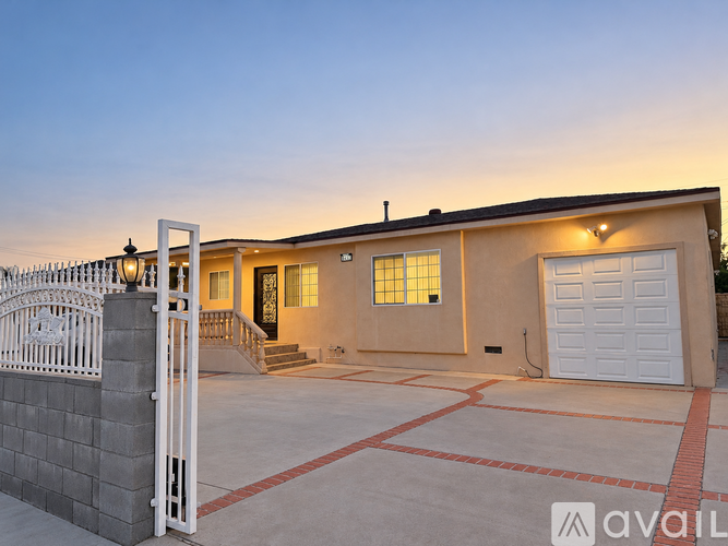 6427 Radford Ave 3 Beds Single Family Home for Rent - Photo gallery 2