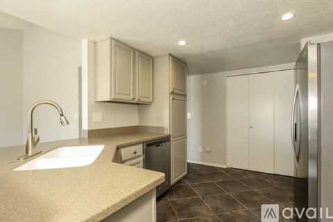 7642 W Beryl Avenue 3 Beds Apartment for Rent