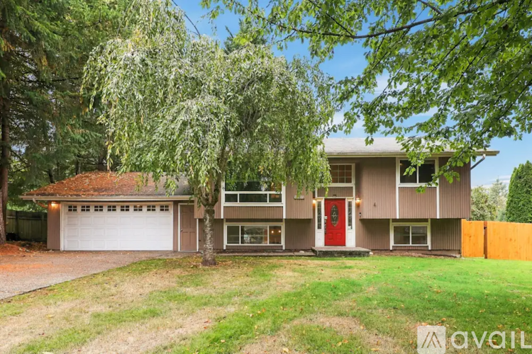 8312 113th St E 4 Beds Single Family Home for Rent - Photo gallery 1