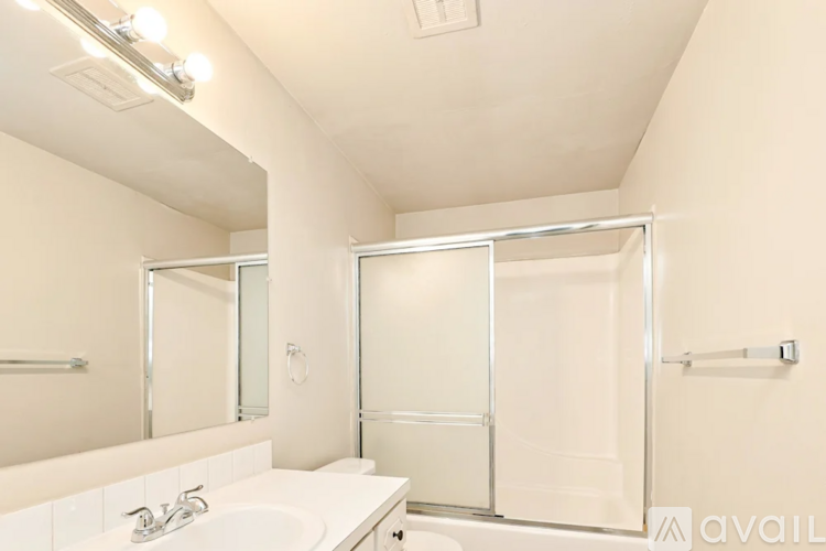 8312 113th St E 4 Beds Single Family Home for Rent - Photo gallery 3