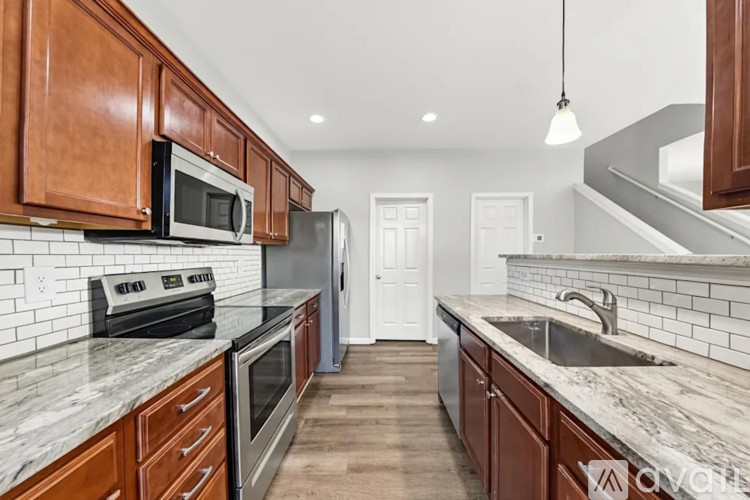 9503 West Polk Street 4 Beds Single Family Home for Rent - Photo gallery 2