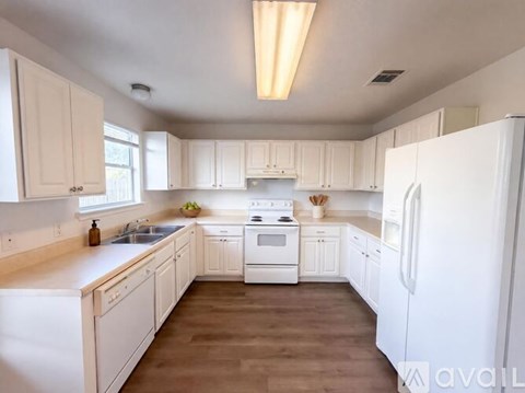 232 Phillips St 4 Beds Apartment for Rent