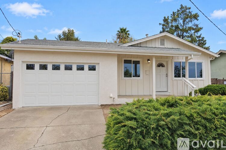 1122 5th St 3 Beds Single Family Home for Rent - Photo gallery 1