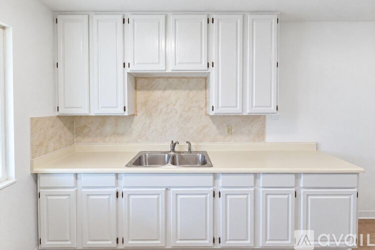 1122 5th St 3 Beds Single Family Home for Rent - Photo gallery 2