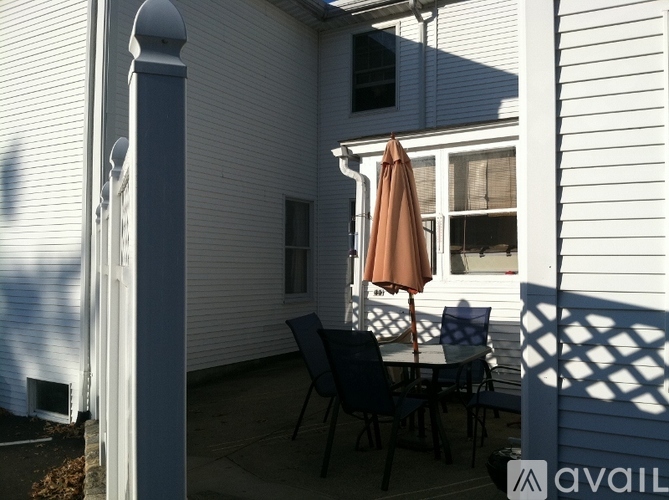 112 Main St 1 Apartment for Rent - Photo gallery 4