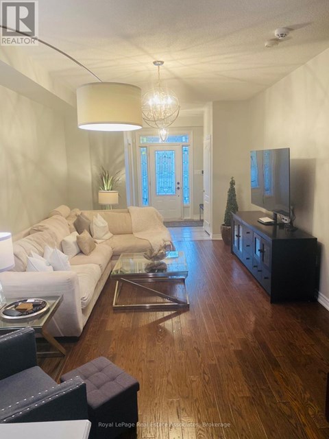12 DIAMOND LEAF LANE 3 Beds Apartment for Rent