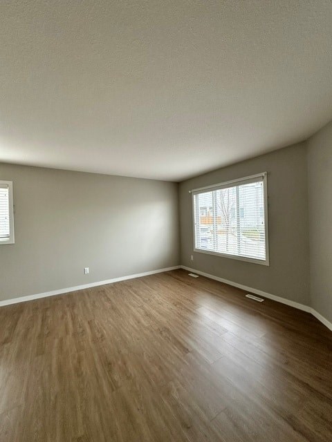 37 711 Beacon Hill Drive 2 Beds Apartment for Rent