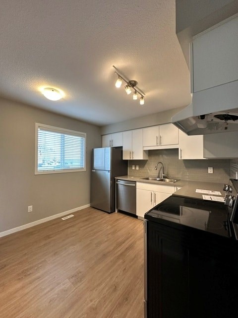 37 711 Beacon Hill Drive 2 Beds Apartment for Rent