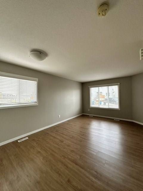 37 711 Beacon Hill Drive 2 Beds Apartment for Rent