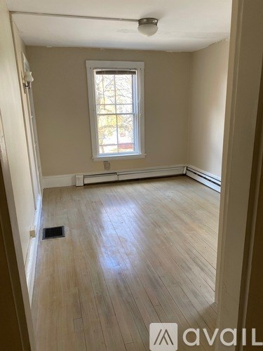 12 Seventh St 4 Beds Apartment for Rent