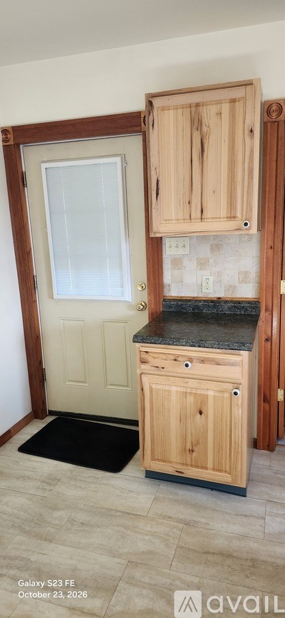 73 North Walnut Street 3 Beds Apartment for Rent
