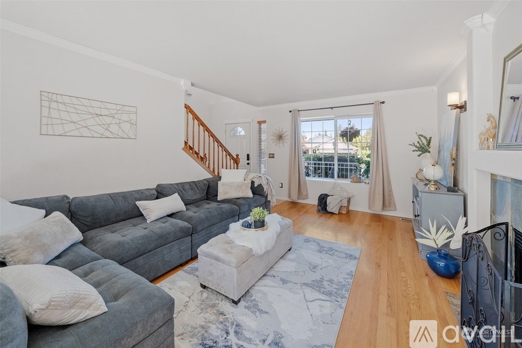 5304 25th Avenue Northwest - Master Unit 1 Apartment for Rent - Photo gallery 2