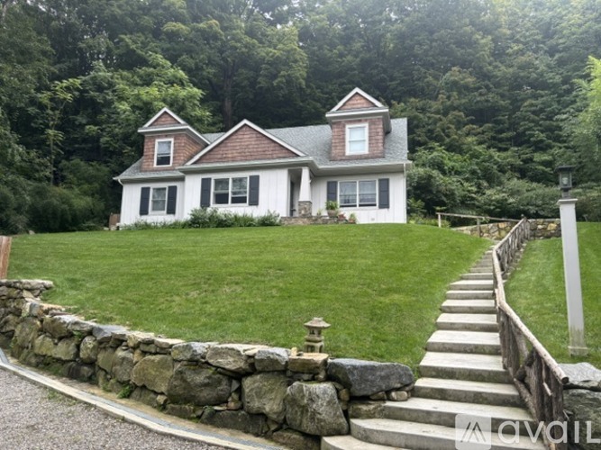 11 Hill Lane 3 Beds Apartment for Rent - Photo gallery 1