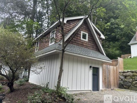 11 Hill Lane 3 Beds Apartment for Rent
