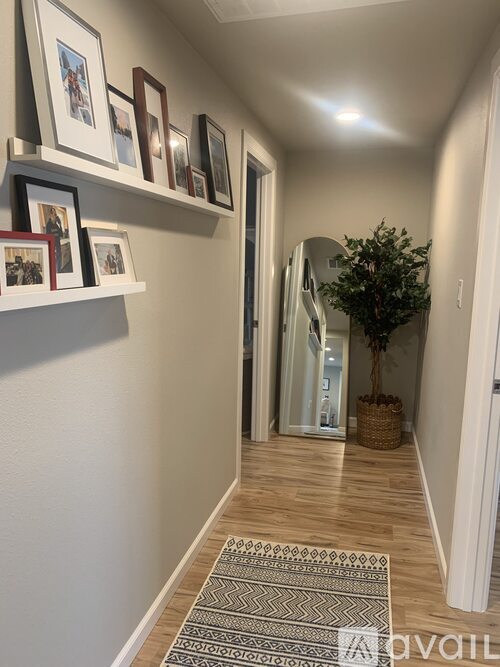 South 137th Street 3 Beds Single Family Home for Rent - Photo gallery 2