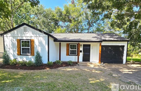 226 Laurel St 3 Beds Apartment for Rent