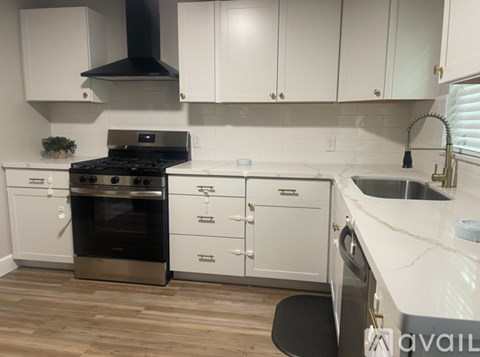 226 Laurel St 3 Beds Apartment for Rent