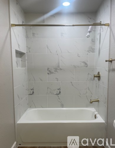 226 Laurel St 3 Beds Apartment for Rent