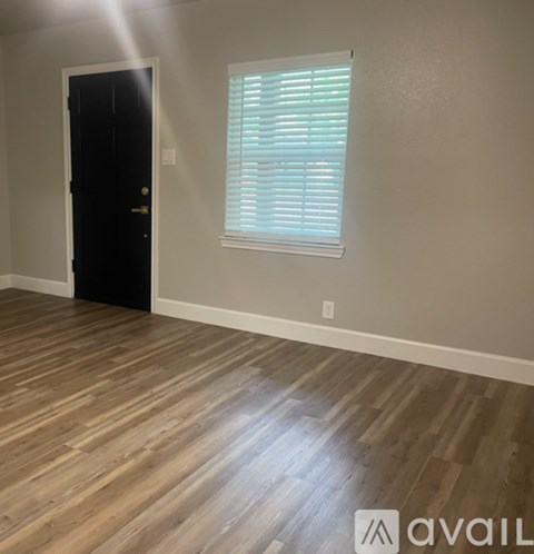 226 Laurel St 3 Beds Apartment for Rent
