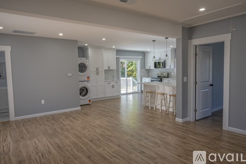 112 Broad Street 3 Beds Apartment for Rent