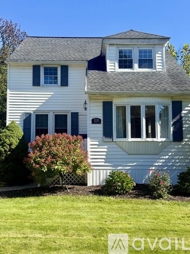 1130 S Country Club Dr 3 Beds Single Family Home for Rent - Photo gallery 1